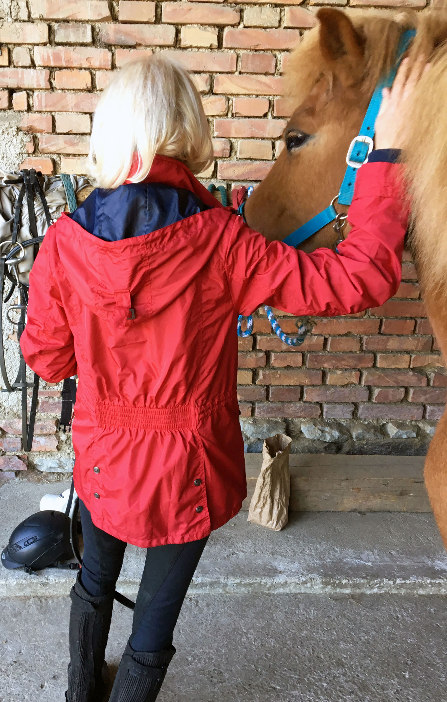 jacke-rot.jpg