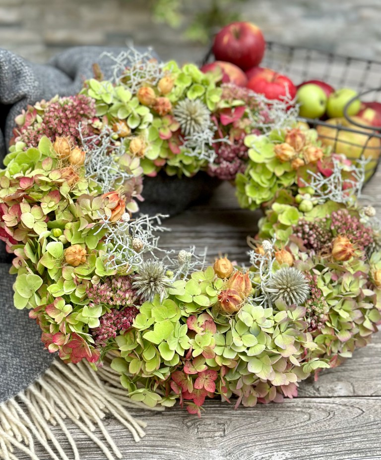Weihnachts Deko Mit Hortensienblüten