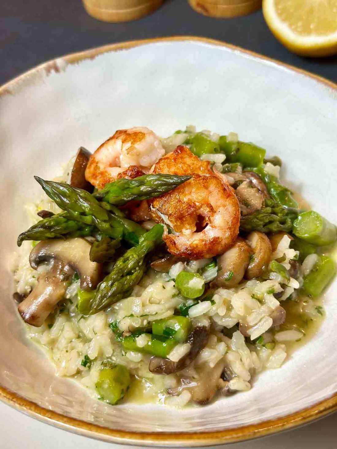 Risotto mit Spargel und Champignon – weiss &amp; schwarz